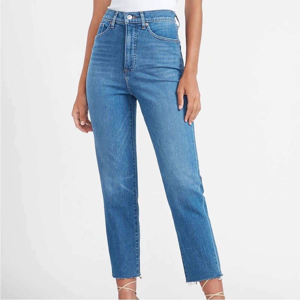 EXPRESS Super High Rise Mom Jeans - Stretch - Raw Hem - size 10R